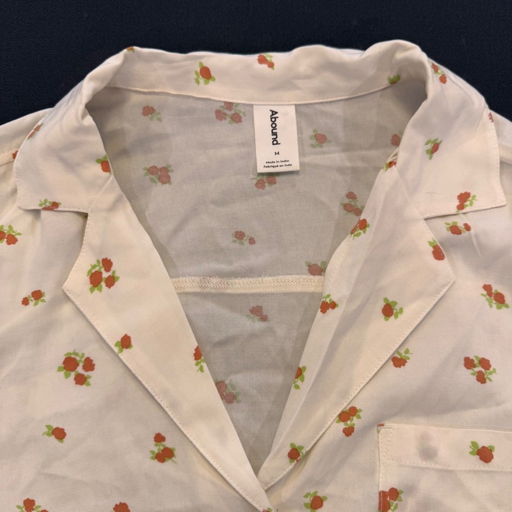 Abound Strawberry Floral Print Blouse Ecovero Viscose Cream Farmers Market Sz M - Picture 3 of 10